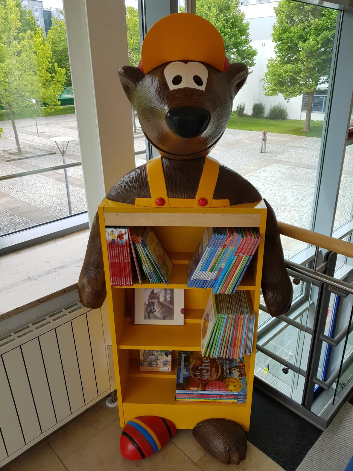 Unser Bücherbär Bruno in der Leseecke